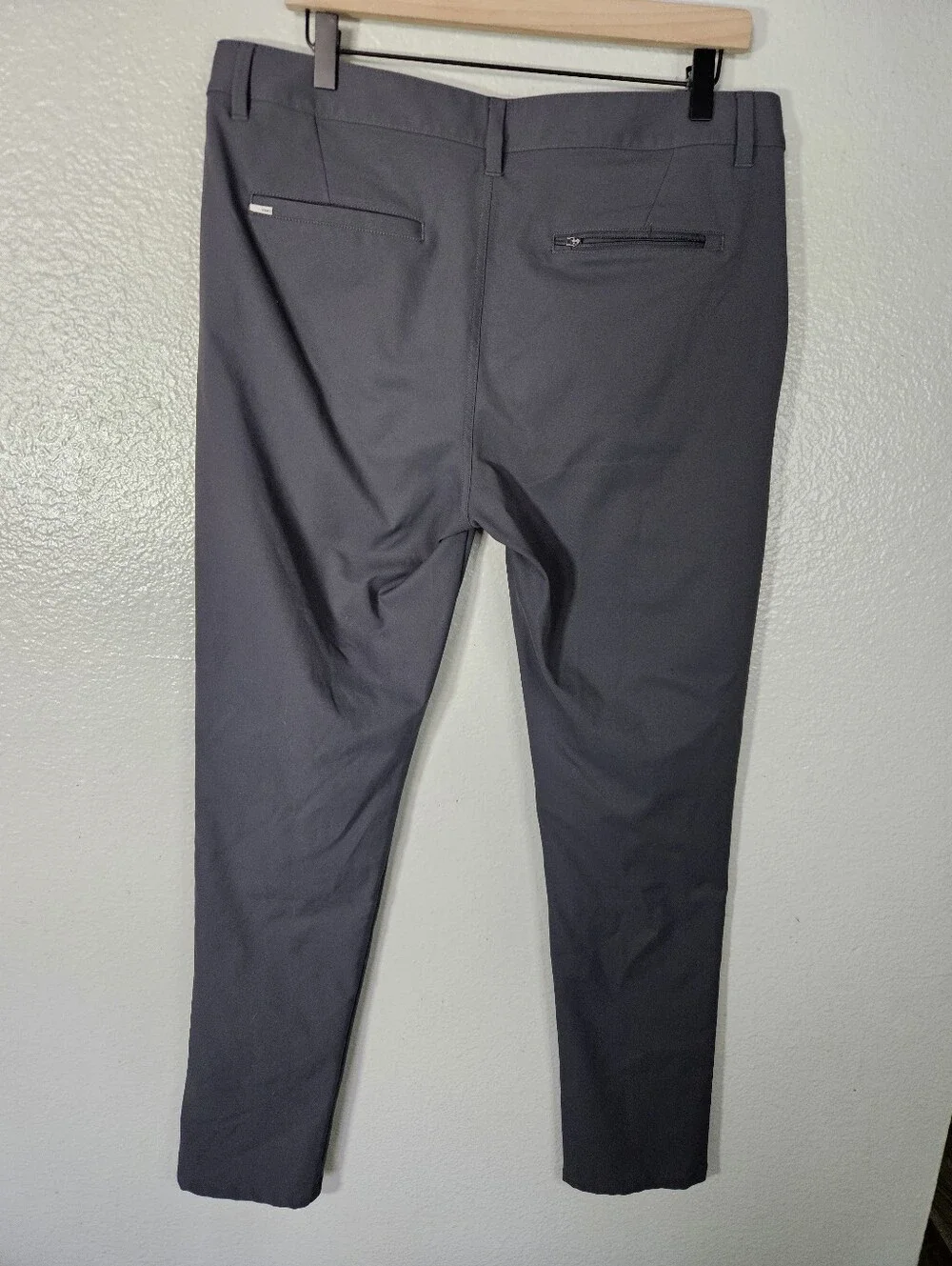 Vuori Cascade Tech Chino Pants Size L